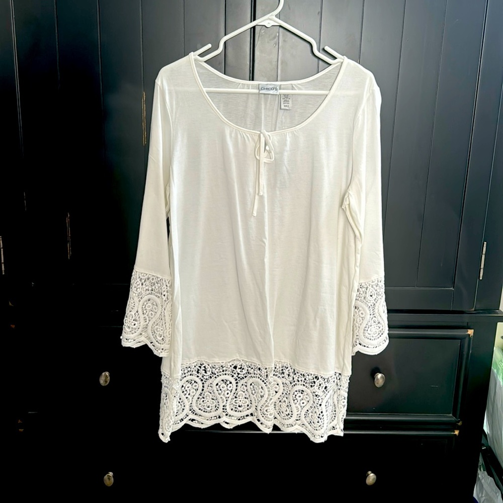 NWT  Chico’s Women’s shirt/cover up size 2